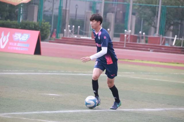 老鹰30分大逆转终结绿军9连胜 尼克斯大胜活塞